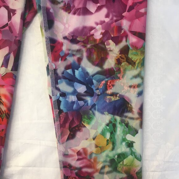Live Love Dream Pretty Floral Capri Pants Womens Size XS Stretch Exercise Yoga - Picture 5 of 15